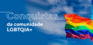 andeira colorida símbolo da causa lgbtqia+ ao fundo céu azul com nuvens brancas e a frase: conquistas da comunidade lgbtqia+