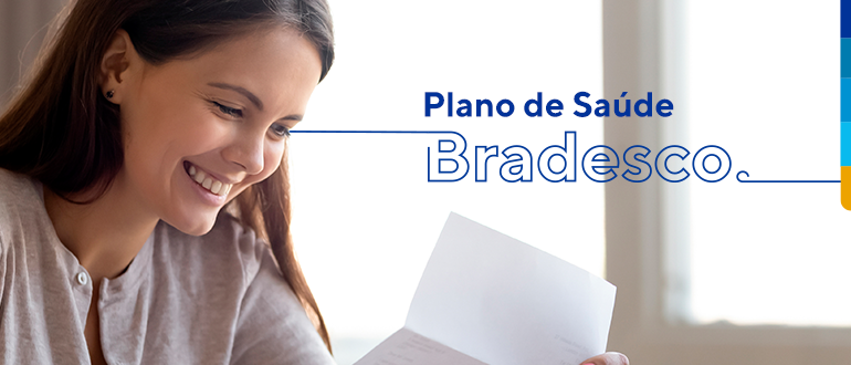 Mulher sorrindo e ao lado texto com: Plano de Saúde adesão Bradesco