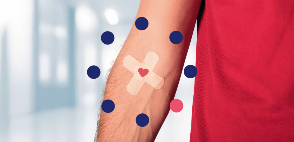 Imagem de um homem que está usando um curativo para representar: Junho Vermelho: desmistificando a doação de sangue