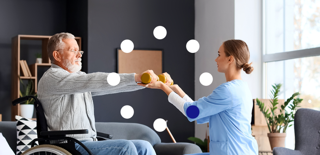 Imagem de um senhor de idade fazendo exercícios monitorados por uma médica para representar: Doença de Parkinson: sinais, sintomas e tratamentos. 