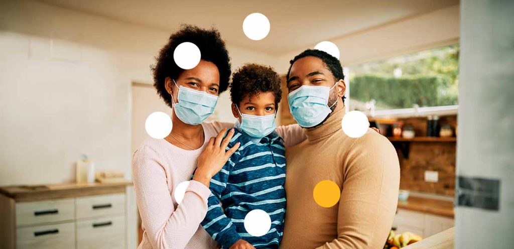 Imagem de uma família usando máscara para representar: H1N1: o que você precisa saber sobre a prevenção e tratamento da gripe A   